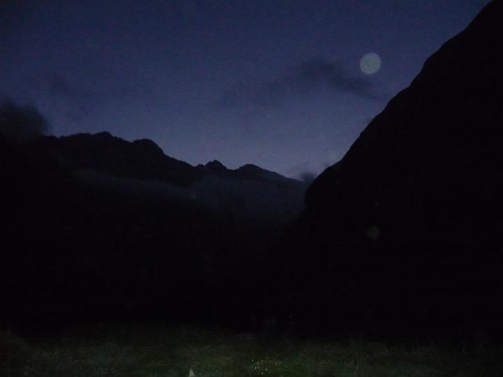 Vignemale_LDP_2009 003.jpg - La nuit tombe sur le Vignemale